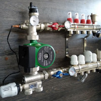 Míchací jednotka pro podlahové vytápění: instalační pravidla pro rozvodné potrubí