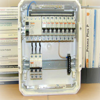 Funkcje łączenia automatów i wyłączników RCD w osłonie: obwody + zasady instalacji