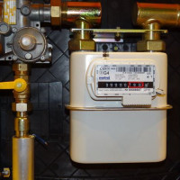 Normes pour la distance du compteur de gaz à d'autres appareils: caractéristiques de la disposition des débitmètres de gaz