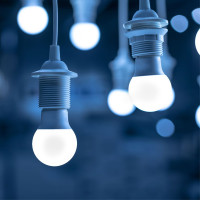Miért világítanak a LED-lámpák, amikor a kapcsoló ki van kapcsolva: okok és megoldások