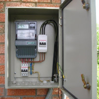 Skrzynka uliczna na licznik elektryczny: wymagania i cechy wyboru i instalacji panelu elektrycznego