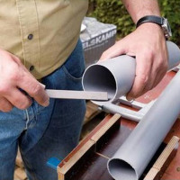 DIY rynny dachowe: instrukcje do samodzielnego wykonania systemu odwadniającego