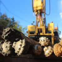حفر الآبار الروتاري: نظرة عامة على تكنولوجيا الحفر والمعدات الأساسية