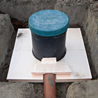 Kanalizace pro vlastní potřebu v zemi: jak správně vyrobit místní kanalizaci