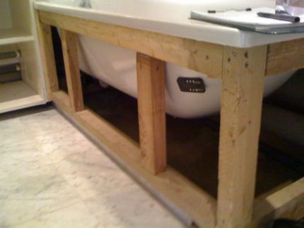 Marco de bañera de madera