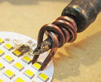 Oprava DIY LED lampy: příčiny poruch, kdy a jak můžete opravit sami