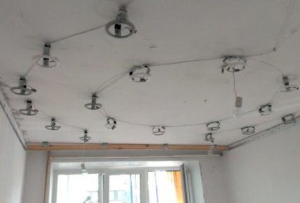Plafond pour l'installation de spots